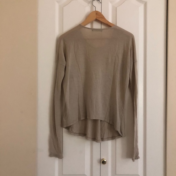 Brandy Melville Cream Sweater - Picture 2 of 4